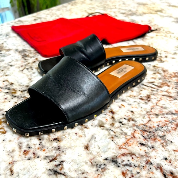 Valentino Rockstud Black Leather Slides - Picture 1 of 12